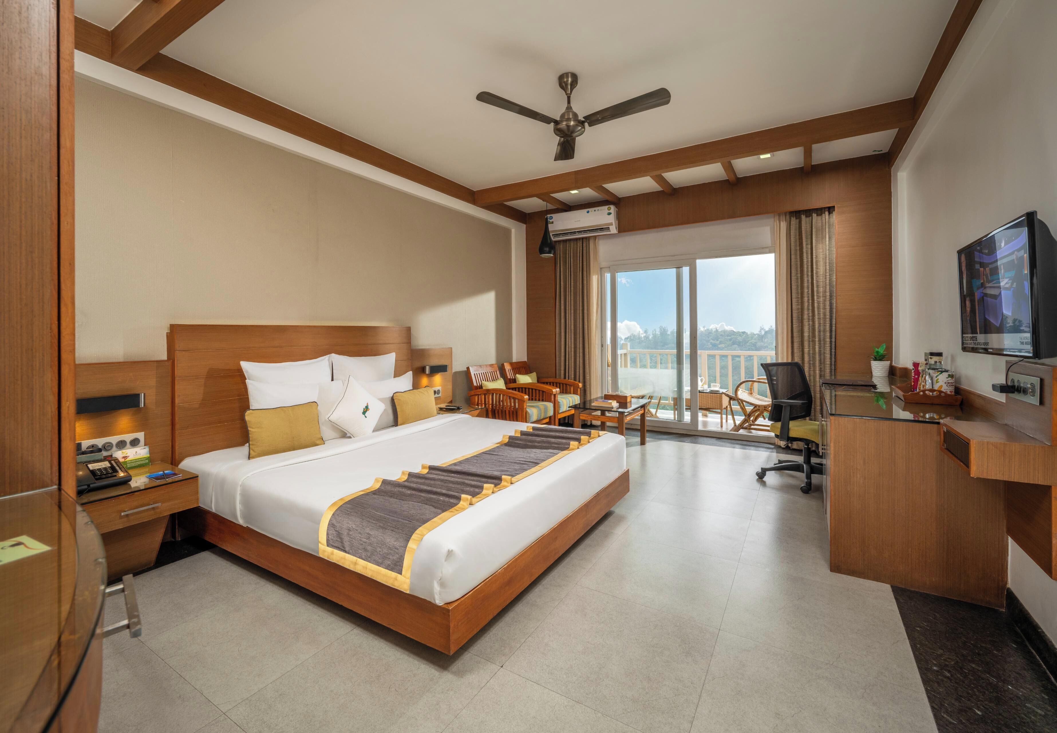 Superior Room | Premium bedding, pillow-top beds, minibar, in-room safe