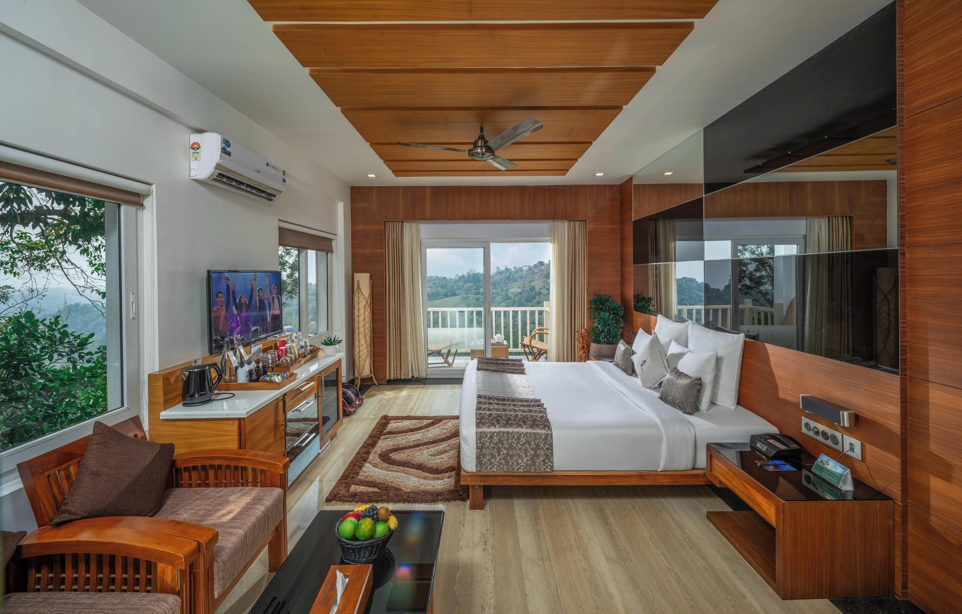 Presidential Suite | Premium bedding, pillow-top beds, minibar, in-room safe