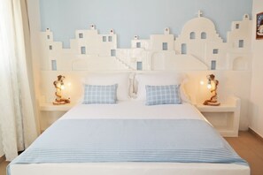 Villa, Private Pool, Sea View | 5 bedrooms, in-room safe, soundproofing, iron/ironing board - Villa Mozaik (Naxos)