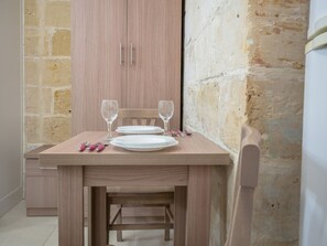 Studio | In-room dining