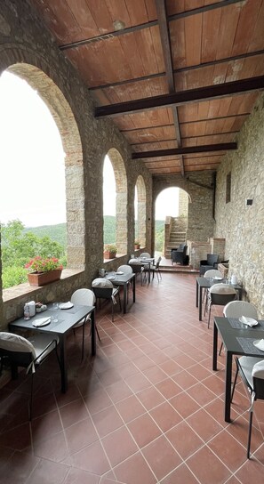 Free daily buffet breakfast - Agriturismo Tenuta di Montemassi La Fattoria (Roccastrada)