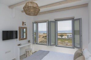 Villa, ved strandkanten (Elia) | Safe på rommet, lydisolert, strykejern/-brett og wi-fi (inkludert)