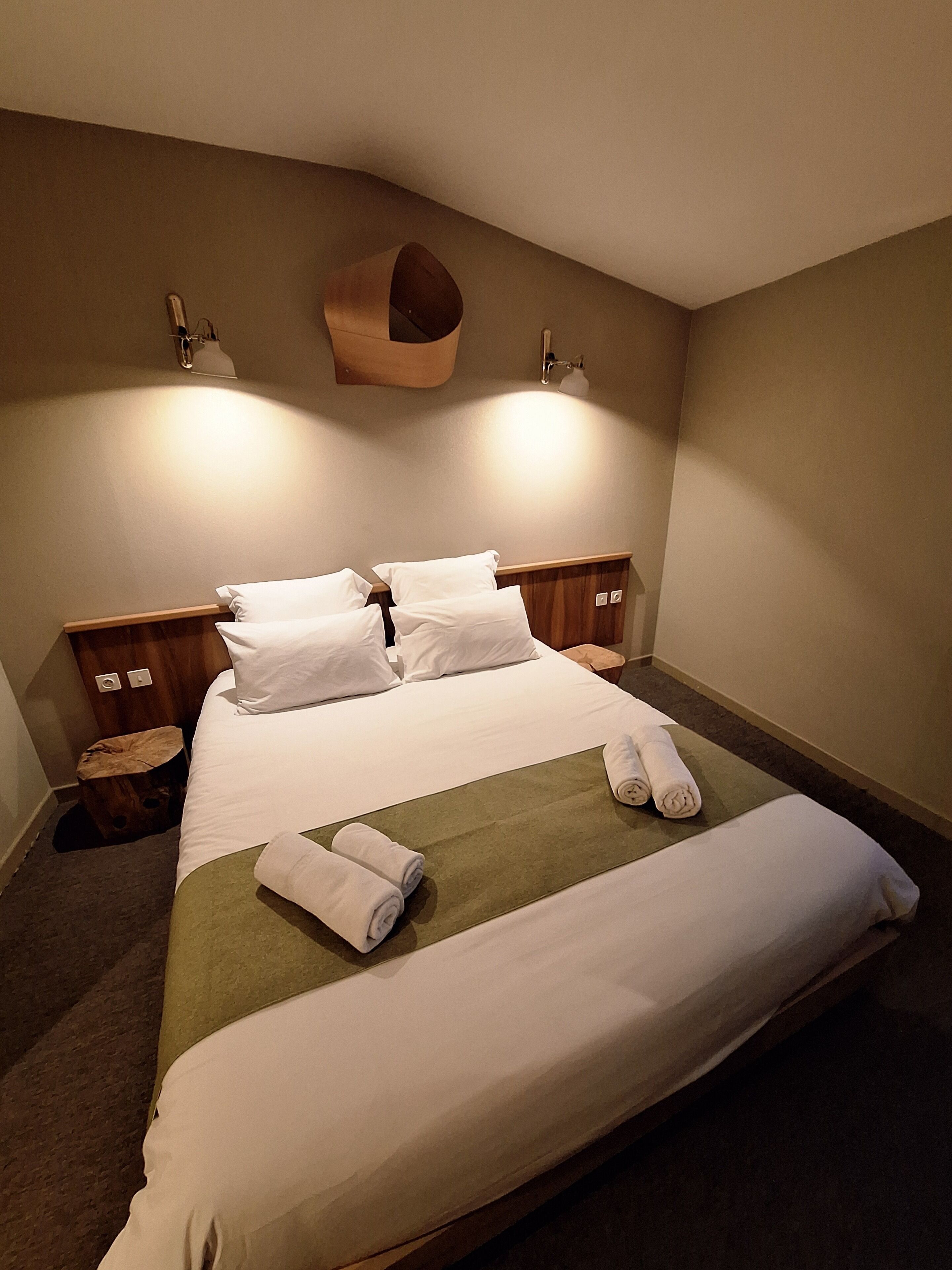 คอมฟอร์ทอพาร์ทเมนท์ (Erable) | เครื่องนอนระดับพรีเมียม, ห้องพักตกแต่งอย่างมีเอกลักษณ์