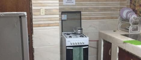 Comfort Apartment, 2 Bedrooms | Private kitchenette