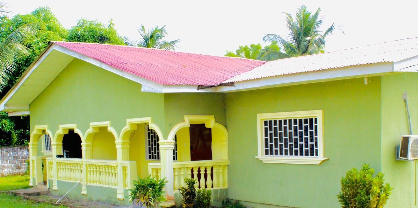 Fachada de la propiedad