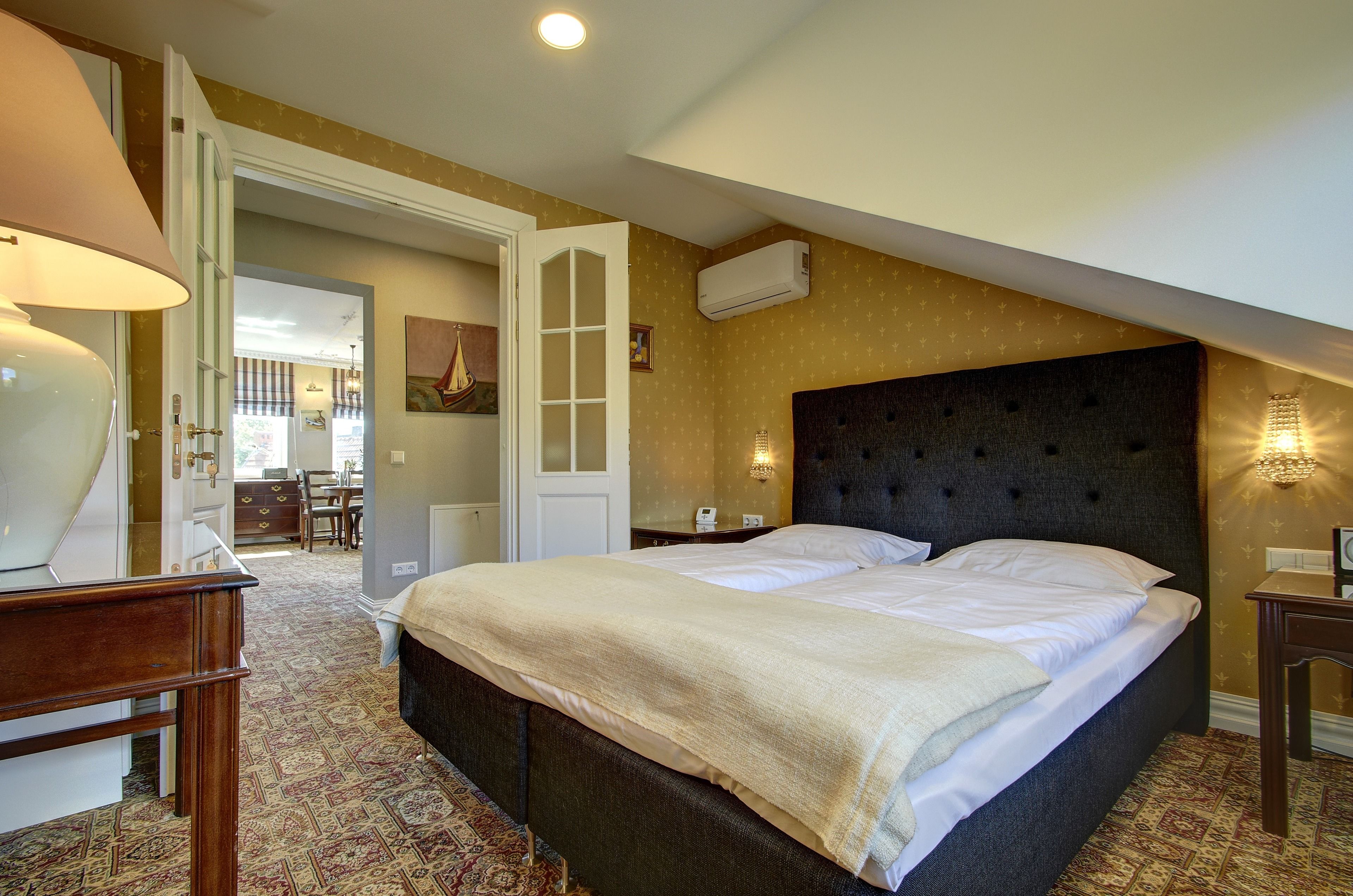 高档床上用品、客房内保险箱、特色装修、特色家居