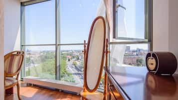 Apartamento panorâmico | 3 quartos, cofres nos quartos, individualmente decorados