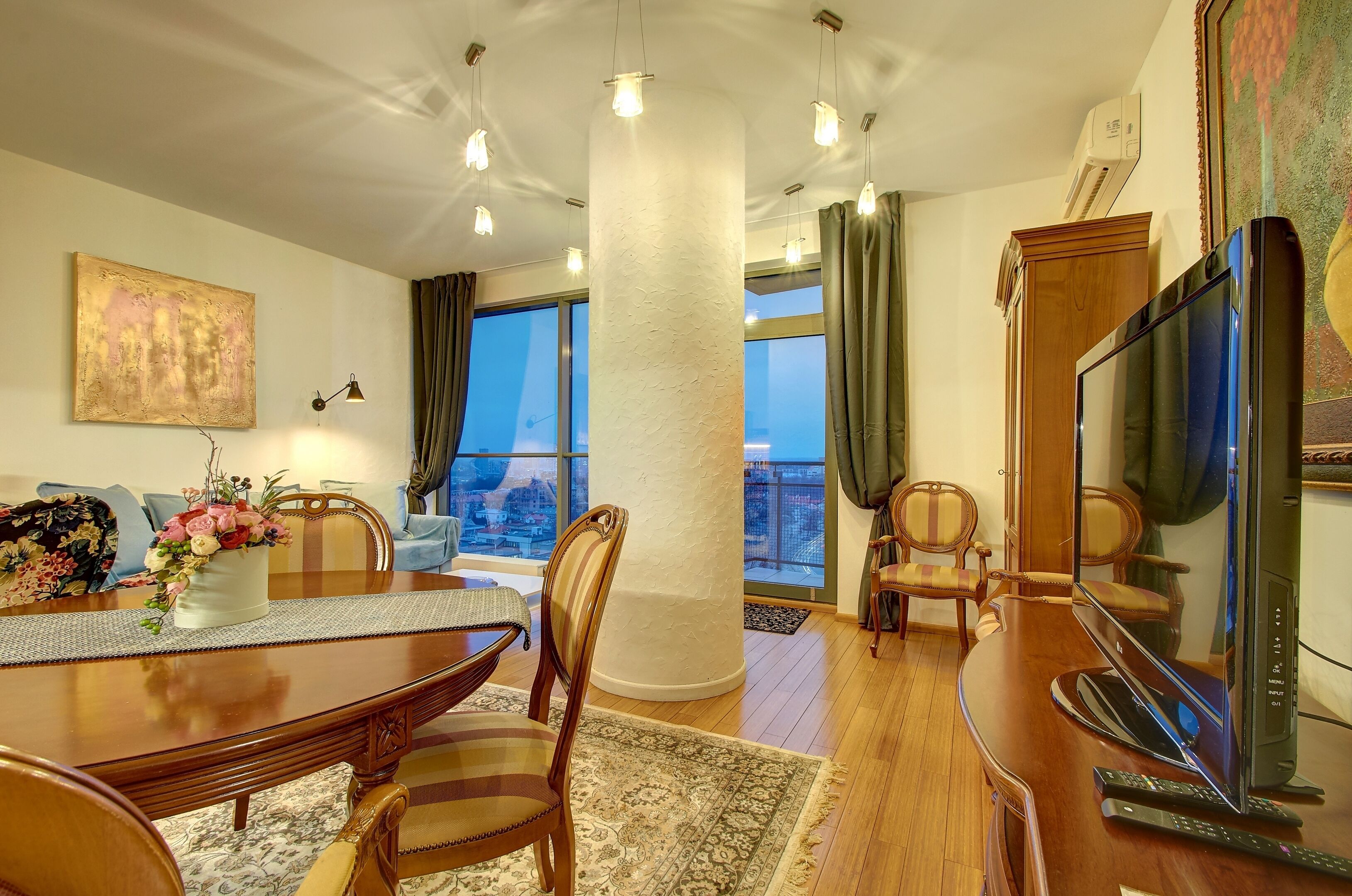 Apartemen Panorama | 3 kamar tidur, brankas, dan didekorasi berbeda-beda