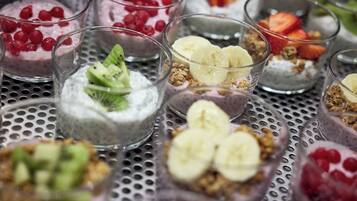 Ilmainen päivittäinen mannermainen aamiainen