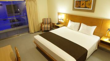 Minibar, coffres-forts dans les chambres, bureau, chambres insonorisées