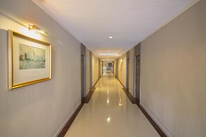 Interior - Jumbo House (Tha Sae)