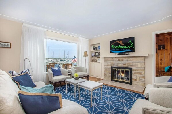 TV, fireplace, books, streaming services