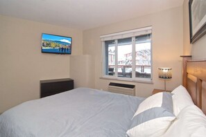 1 bedroom, iron/ironing board, WiFi