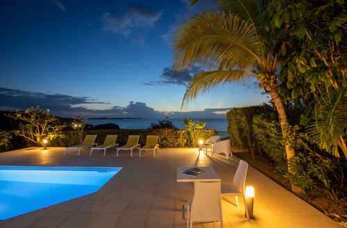 3 bedroom villa with gorgeous view over Happy Bay ( Blue Sailing)