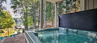 Got It All - 3 Kayaks, 1 Canoe, Hot Tub, Wifi, Ping Pong, Sandy beach, Firepit.