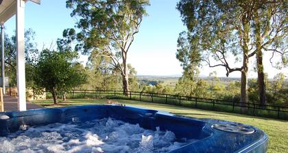 Hunter Valley - Romantic luxury spa cottage - awesome views Cadair Cottage No 2