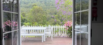 Hunter Valley - Romantic luxury spa cottage - awesome views  Cadair Cottage No 2