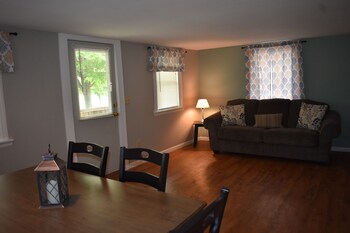 Cozy 2 Bedroom House