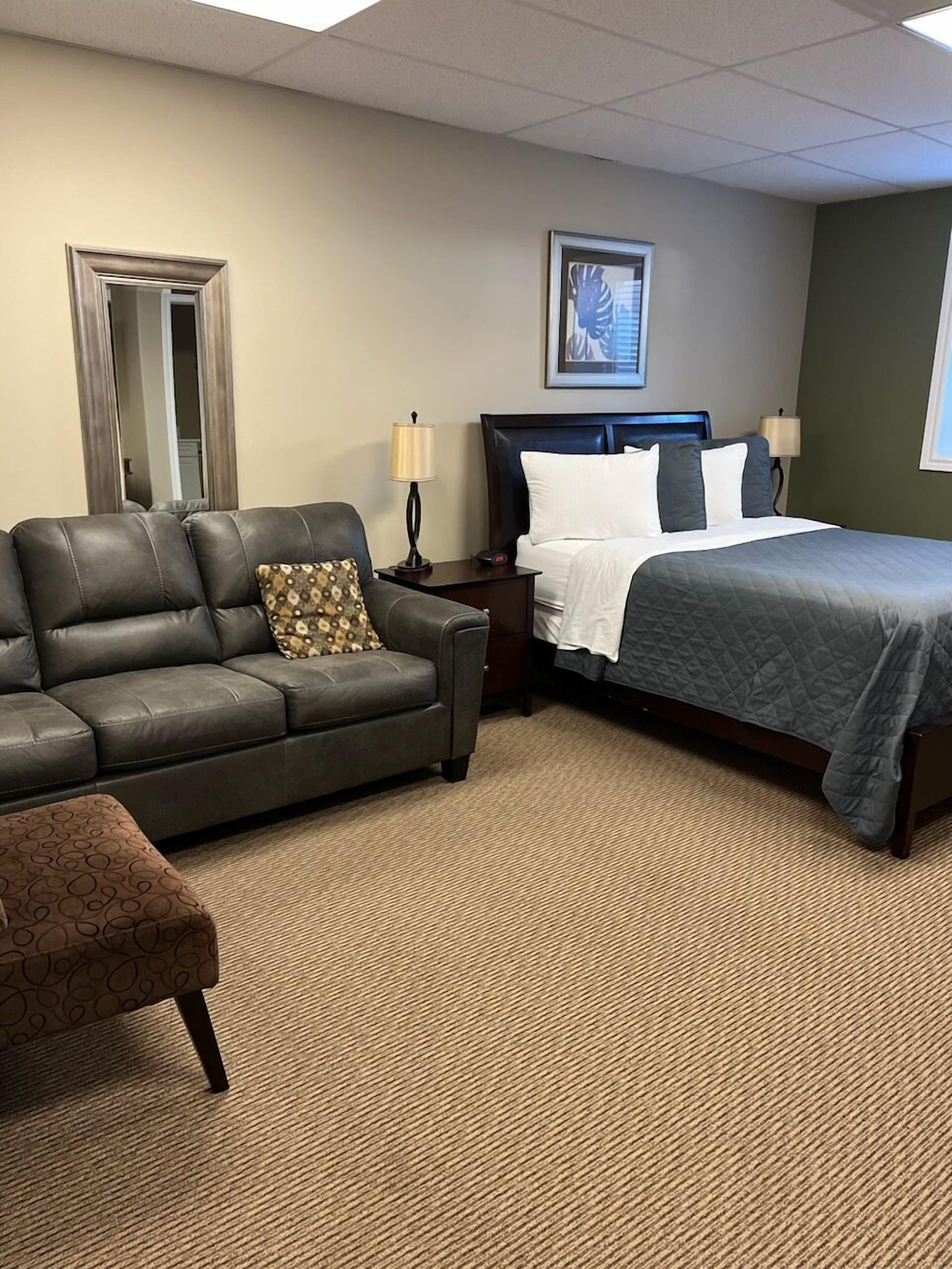 Hypo-allergenic bedding, free WiFi, bed sheets