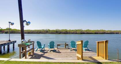 Sunny, Waterfront Rio Hondo Studio w/ Shared Perks
