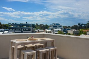 تناول الطعام بالخارج