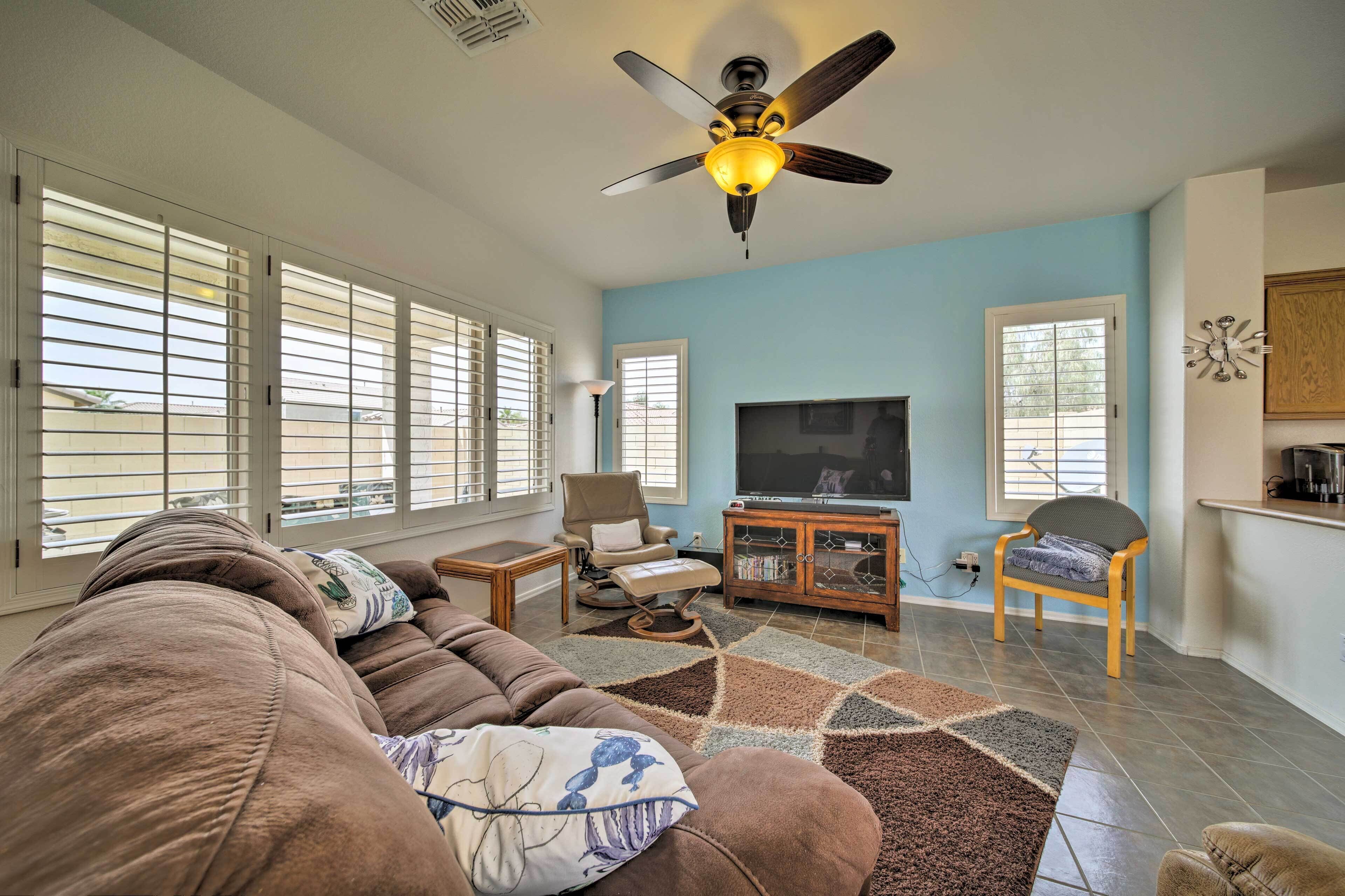 Mesa Retreat w/ Pool Access: 7 Miles to Usery MTN!