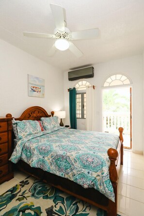 2 Schlafzimmer, Zimmersafe, Schreibtisch, Bügeleisen/Bügelbrett