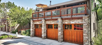 Quiet & Cozy: Ideal Location Near Hiking/Biking Trails, Ski Slopes & Main St.