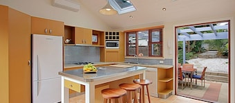 Harkaway - charming cottage in central Byron Bay