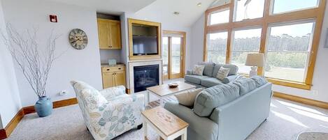 TV, fireplace, DVD player