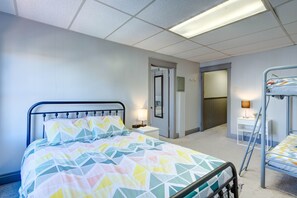 1 habitación, tabla de planchar con plancha, wifi y ropa de cama 