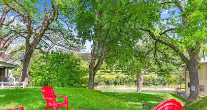 Getaway to the Guadalupe and stay ON the river! Charming cottage sleeps 6