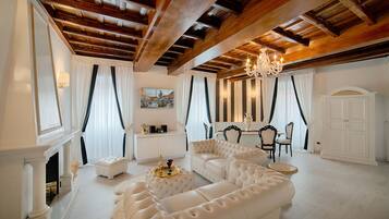 Smart-TV, Kamin, Stereoanlage