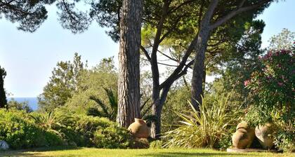 Casa Vista Mar Ă Platja d'Aro avec un magnifique jardin et vue sur la mer