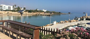 Luxury Villa, Protaras area. Private Pool, short walk to Blue Flag Beach, Wi-fi