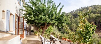 house of sea and mountain, sierra de tramuntana