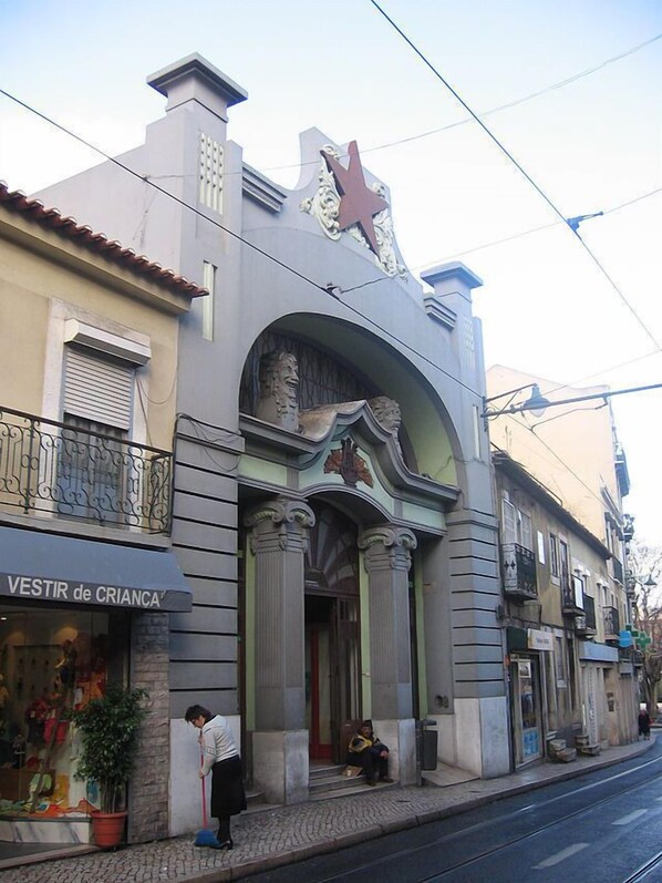 Exterior - Apartment/ flat , view-point Tagus, castle, optional garage,WI-FI A/C (Lisboa)