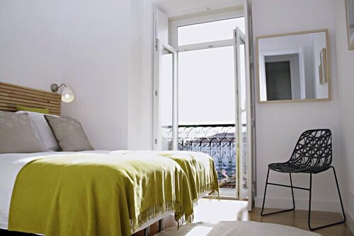 Appartement tout confort, vue Tage et château, garage optionnel/Wi-Fi, A/C