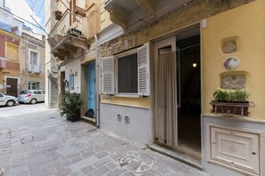 Exterior detail - PARALLELA LUNGOMARE - Casa Margherita - three-room apartment with terrace on three levels (Carloforte)