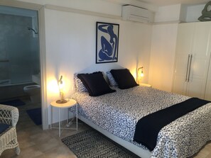3 slaapkamers, een strijkplank/strijkijzer, gratis wifi, beddengoed
