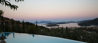 Siste liten-tilbud: 30% avslag for september og oktober - Luksusvilla med utsikt over havet