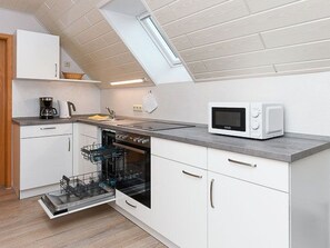 Køleskab, mikrobølgeovn, ovn, opvaskemaskine