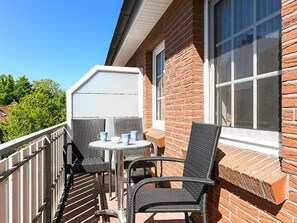 Unclassified image, 2 of 35, button