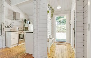 Fridge, stovetop, coffee/tea maker