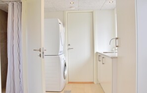 Interior - 3 bedroom stunning home in Ringkøbing (Ringkøbing)