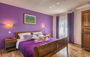 4 habitaciones, cuna de viaje, wifi gratis y ropa de cama