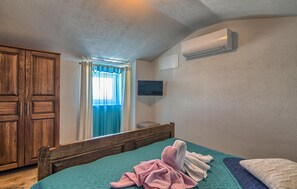 4 室のベッドルーム、旅行用ベビーベッド、WiFi (無料)、ベッドシーツ