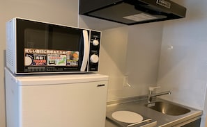 ベーシック ツインルーム | 専用簡易キッチン | 冷蔵庫、電子レンジ、コンロ