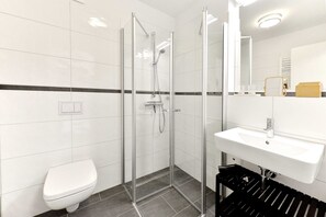 Haartrockner, Seife, Toilettenpapier