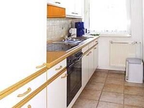 Unclassified image, 3 of 17, button